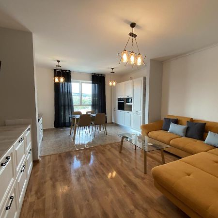 Deluxe Apartment With Balcony And Private Parking In Colvmna Residence Cluj-Napoca Exterior photo