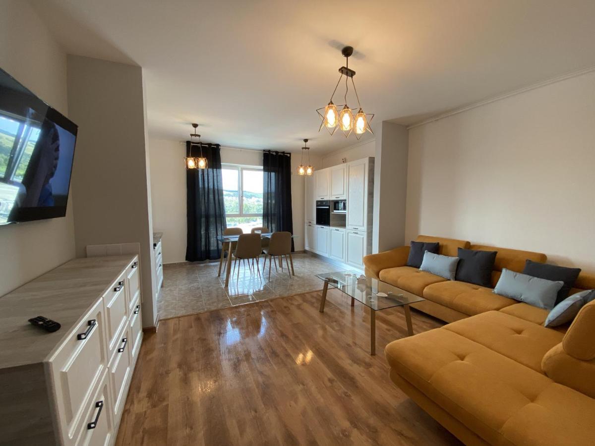 Deluxe Apartment With Balcony And Private Parking In Colvmna Residence Cluj-Napoca Exterior photo